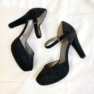 Me Too Black Platform Mary Jane Heels – Size 6